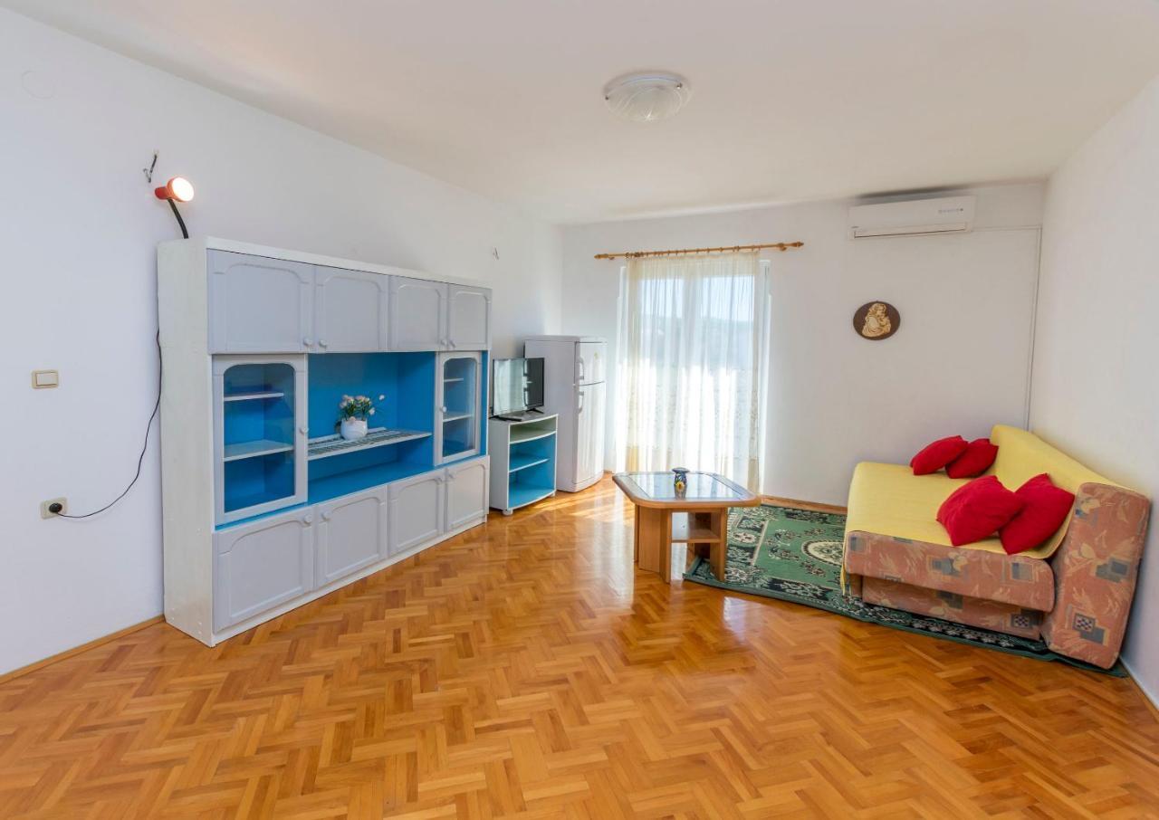 Apartments Anica Primosten Exterior photo