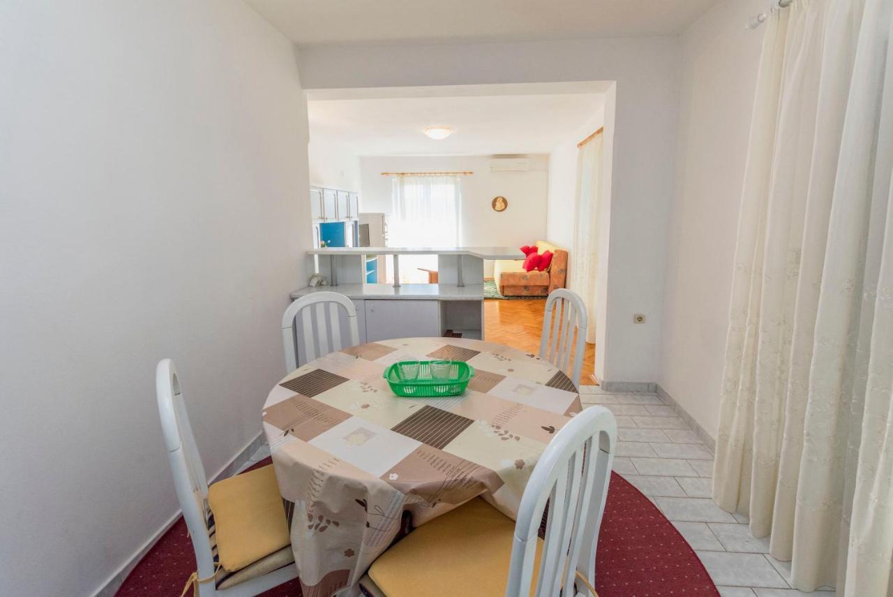 Apartments Anica Primosten Exterior photo