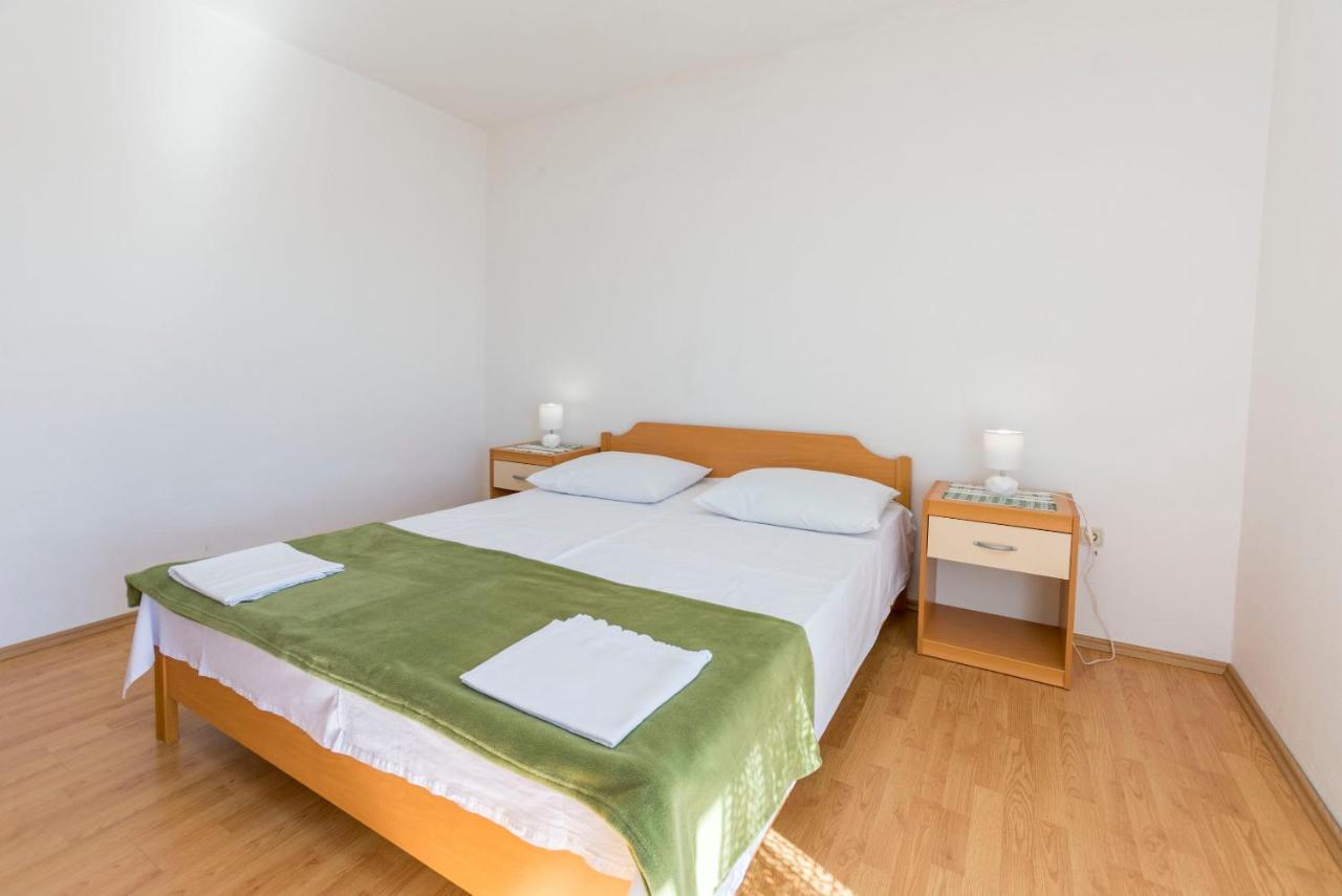 Apartments Anica Primosten Exterior photo