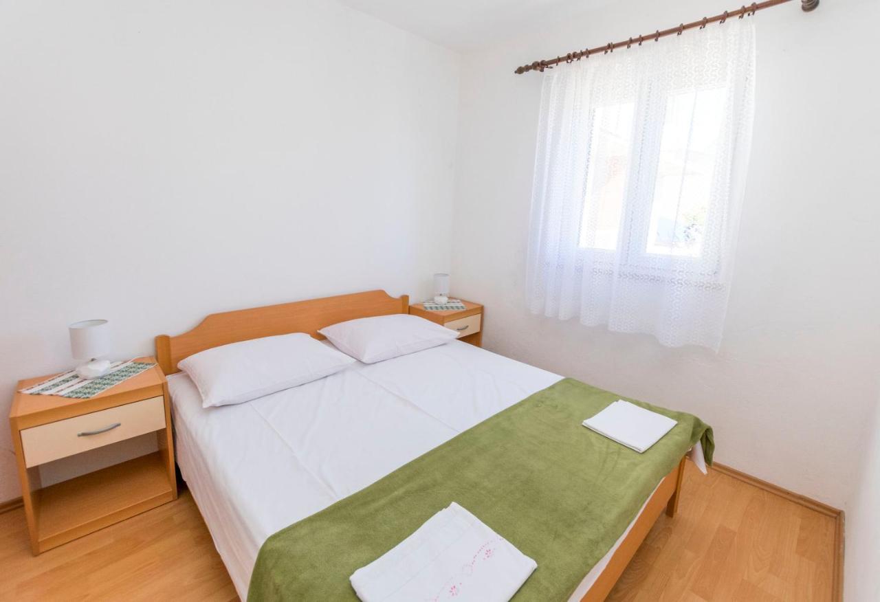 Apartments Anica Primosten Exterior photo