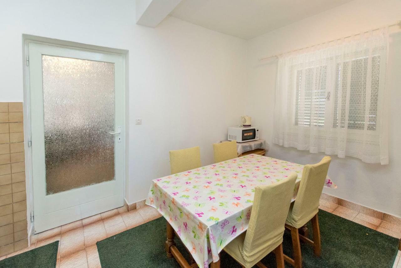 Apartments Anica Primosten Exterior photo
